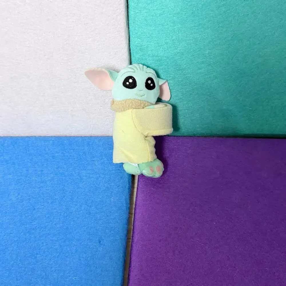 Star Wars The Mandalorian Grogu Plush Slap Bracelet